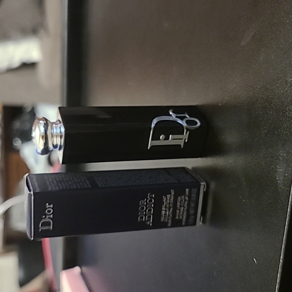 Dior Addict Rouge Brilliant Shine Lipstick -527 Atelier (Refillable) - Picture 4 of 6